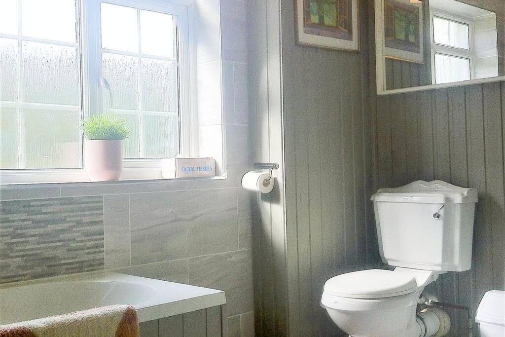 Charming Cottage Within Farmhouse Monmouth Exterior foto